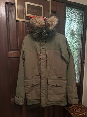 Fjallraven Mens Winter Coat Green Warm Fuzzy Hood Zip Up Long XS Jacket